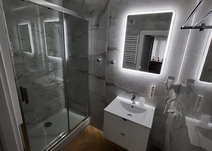 Hermes Sauna Jacuzzi 公寓 *